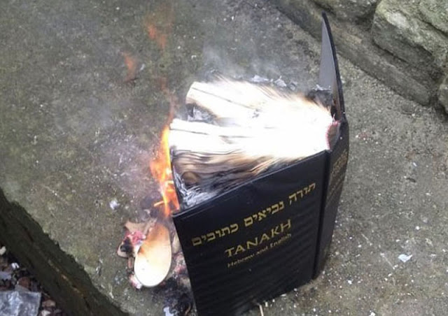 UK Rabbi Burns Bible on Twitter, but No “Hate Charges” 3 burning bible