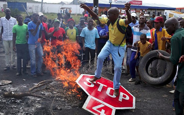 Corruption Wrecks 2/3 of South African Local Authorities 1 riots South Africa
