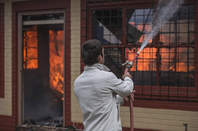 South Africa Whites’ Houses Burnt after Court Releases Two Accused on Bail 4 house fire coligny 03