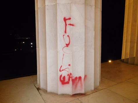 Antifa vandalizes Lincoln memorial in Washington 3 1Lq0mEn