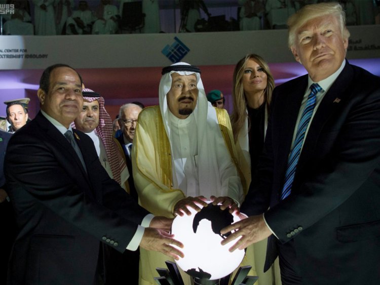 Satanic Orb returns, Netanyahu and Macron do ritual with Glowing Globe 2 S8XO5DqA o