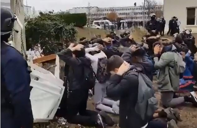 Macron the Tyrant sends Riot Cops to Arrest an Entire High School of Children at Gunpoint 5 7118598 6469939 image a 22 1544147226748