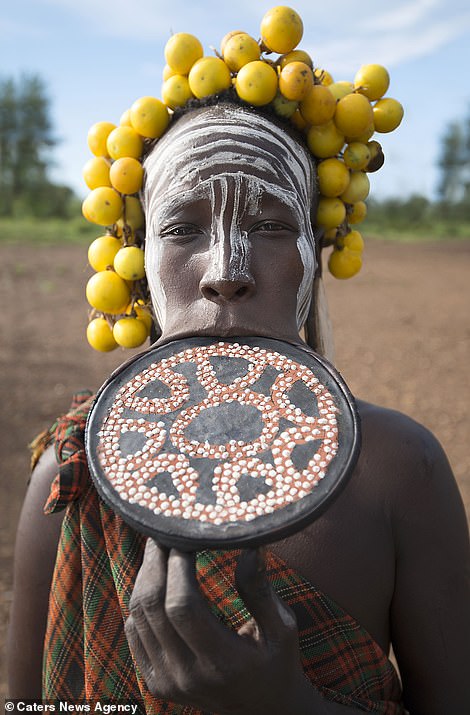 WAKANDA IS REAL: Rare Isolated tribe in Ethiopia caught on Camera 9 8399640 6581431 image a 101 1547212033083