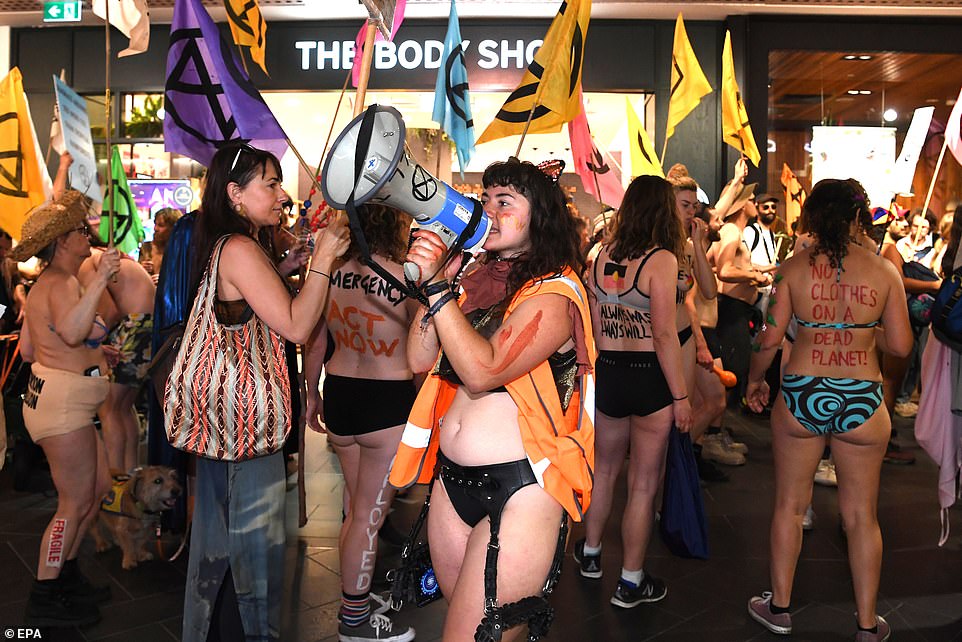 Armies of Babylon take it to the streets in Australia, yelling about Climate Change 4 19616526 7564955 image a 14 1570851944197