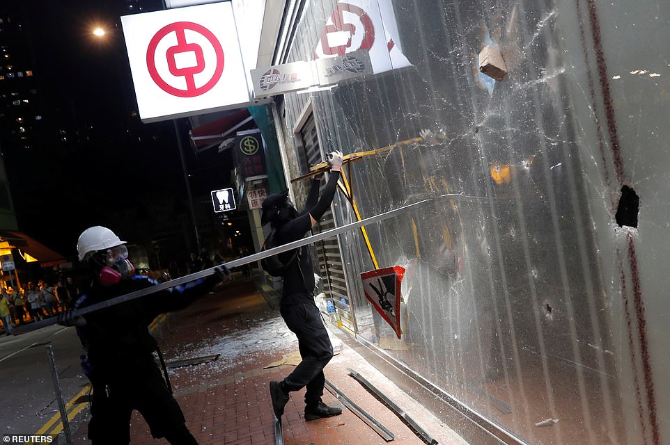 Hong Kong protests turn even more violent as pro-China people get their heads smacked 3 19661300 7567685 image a 24 1570987072369