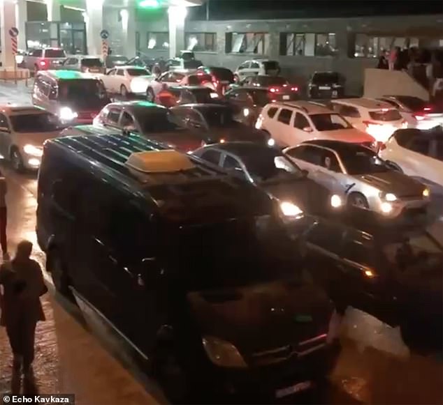 Airports Crammed, Huge Traffic Jams as Thousands of Russians Desperate to Flee the Country 2 62684667 11238049 image a 6 1663833593394