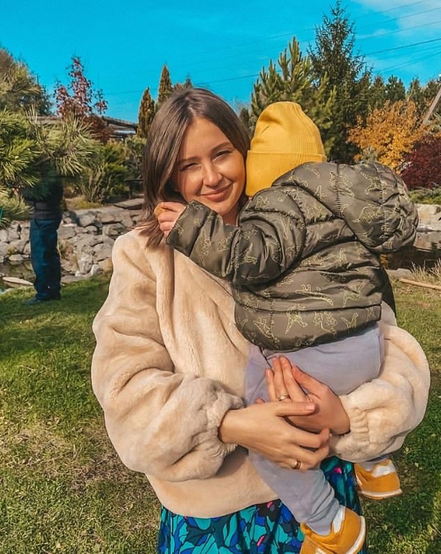 Dramatic: Deaf Ukrainian Woman pulled from the rubble, could not Cry for Help because of Russian Missile Strike 2 66622275 11640301 Katya is still looking for her infant child and husband her sist m 90 1673873667403