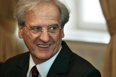 Hungary makes Holocaust denial a crime 1 solyom l