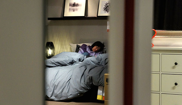 Beijing locals visit IKEA to sleep 8 dsc08056