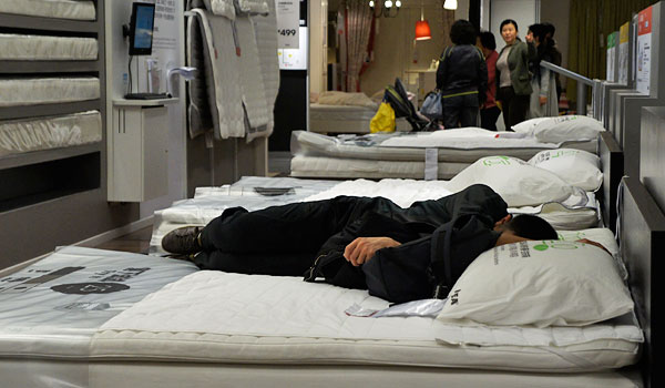 Beijing locals visit IKEA to sleep 14 dsc08093