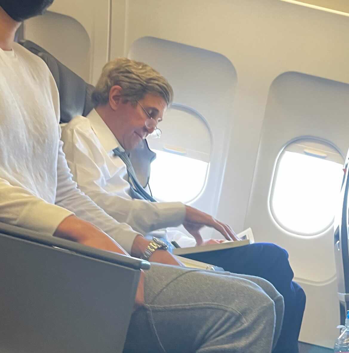 Pregnant Jewish Mother Kicked Off Flight for 2-year-old Not Wearing Mask 2 john kerry rules are for peasants elites laugh at how stupid and obedient you are