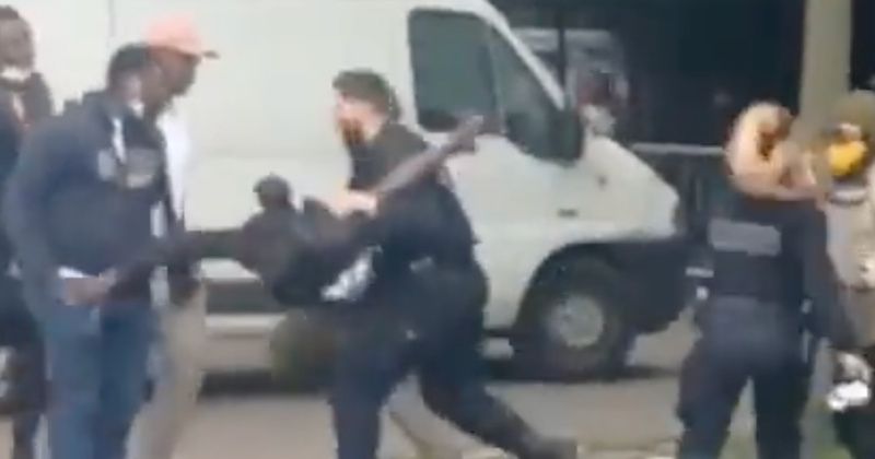 Paris Police attacked by several migrants Porte de Clignancourt 1 Paris Porte de Clignancourt Police