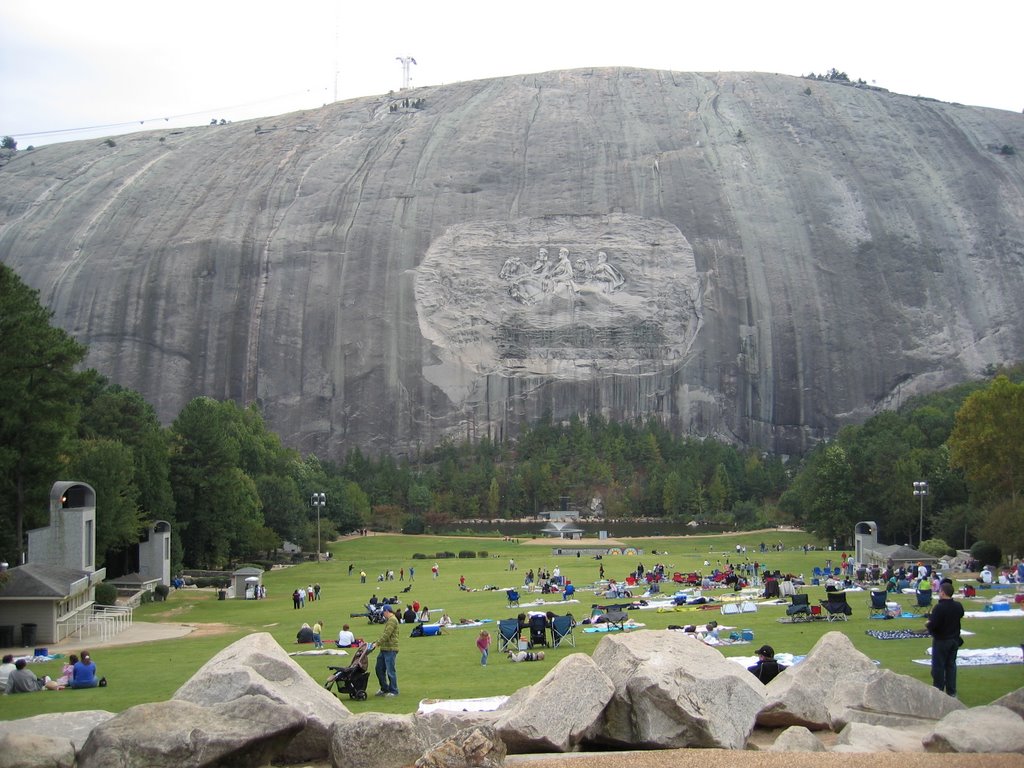 Democrats call for removal of Confederate carvings off Stone Mountain 2 6rRIsXL