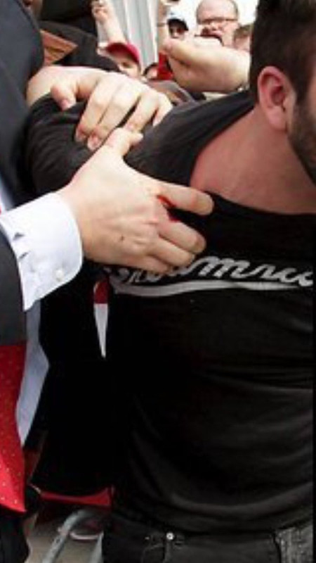 Knife Armed ISIS Terrorist Tries to Assassinate Trump in Ohio, Judge Sets Him Free 2 Di Massimo Knife Close up
