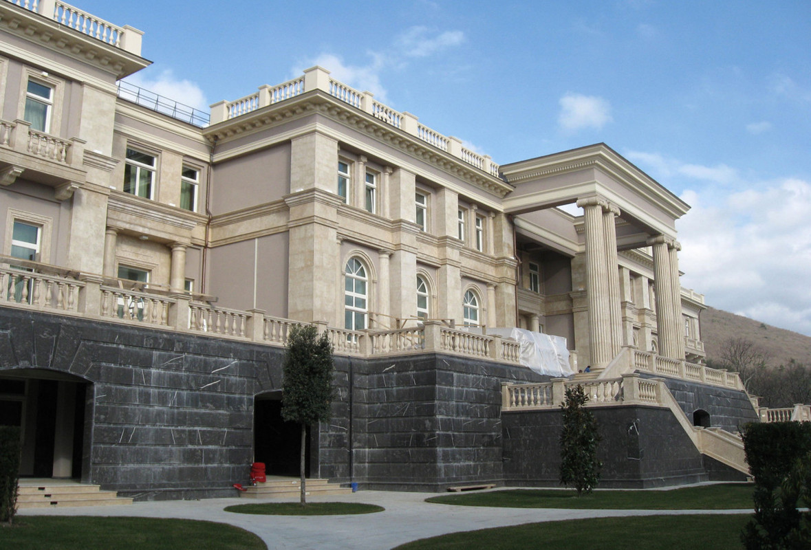 Regarding Putin's Palace Worth of 1 Billion, We just Discovered One Picture was Photoshopped 3 83 C4 E7 F2 6 D9 C 40 FD 828 F AACA1 CDC7 F9 C