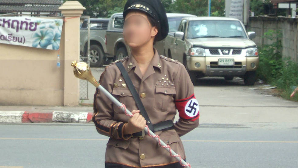 Taiwan Students Parade as Nazis to Protest Teacher Who Wanted Muslim Parade 5 ARbKzYS