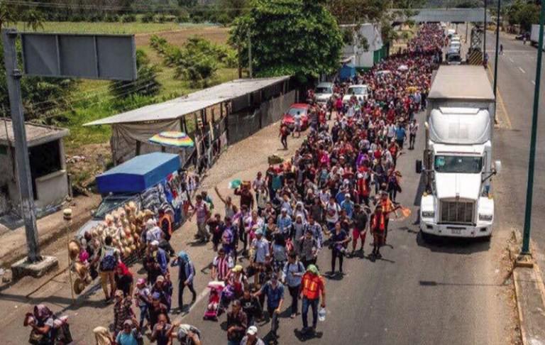 Trump Warns of Invasion “Caravan” and Kills DACA “Deal” 1 BBf6Twg