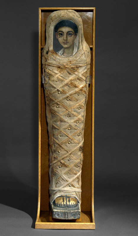 Black SJWs meltdown on Twitter after white Nefertiti reconstruction revealed 3 Fayum Mummy Portraits Series 4