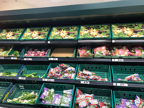 Communism takes over USA and UK: Stores now have Fake Food and Printouts to Hide Upcoming Hunger 4 CfS08iz