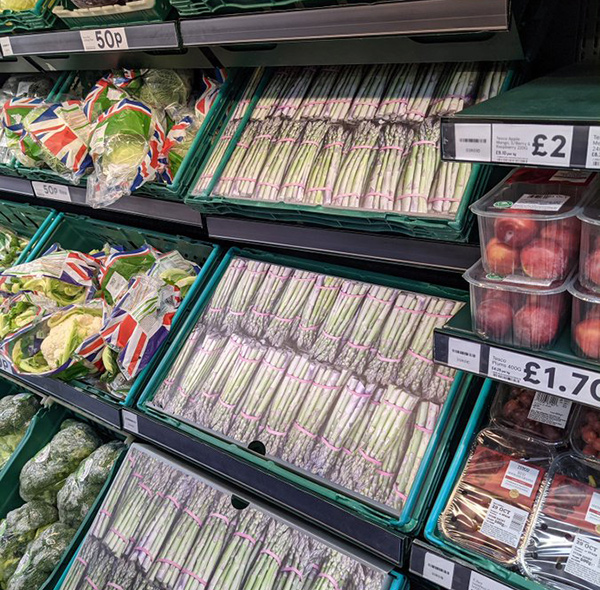 Communism takes over USA and UK: Stores now have Fake Food and Printouts to Hide Upcoming Hunger 2 EgOAadl