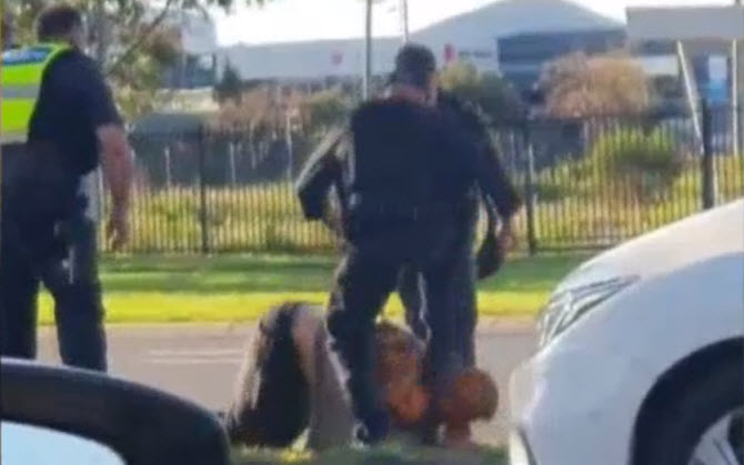 Aussie Man Run Over with Police Car, Head Stomped Because He Wasn't Wearing Mask 2 FijUTAz