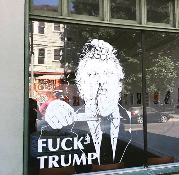 Art Gallery Under Fire For ISIS-Style Trump Beheading 2 RZ8uosT