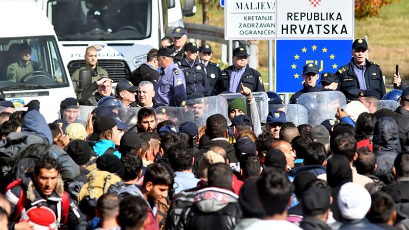 20,000 “Armed” Invaders Attacking Bosnia-Croatia Border, Austrian Govt. Warns 2 SOuzMVd