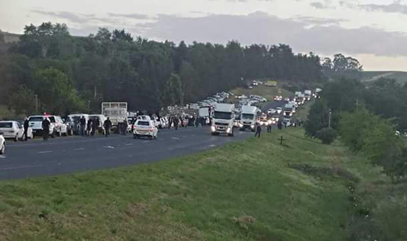 South Africa: Farmer Killed as Whites Pointlessly Protest 4 VCVbrTl