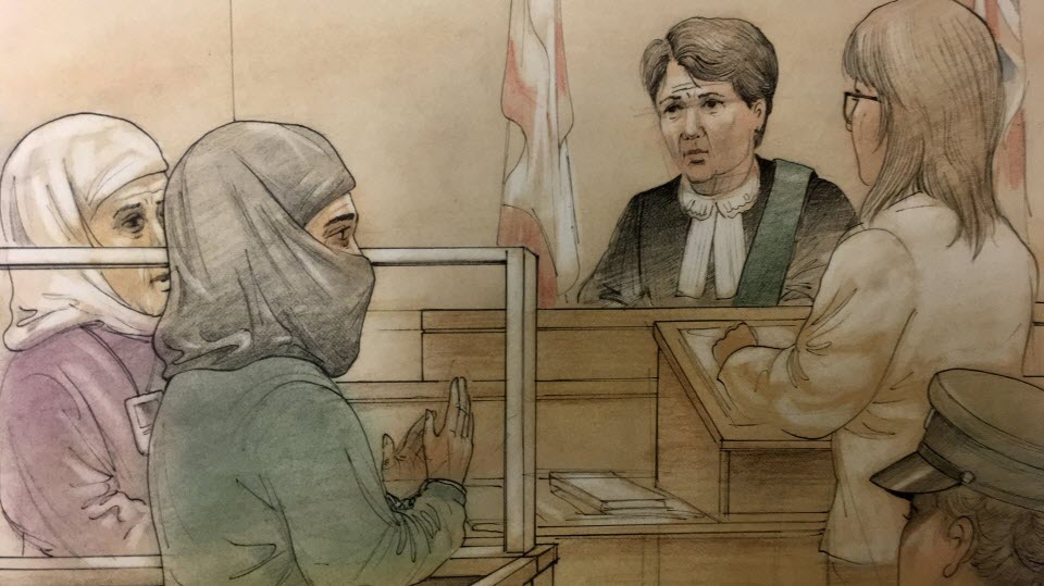 ISIS woman tries to stab shop worker in Toronto store, shouting "Allahu Akbar" 2 XaYwI1w