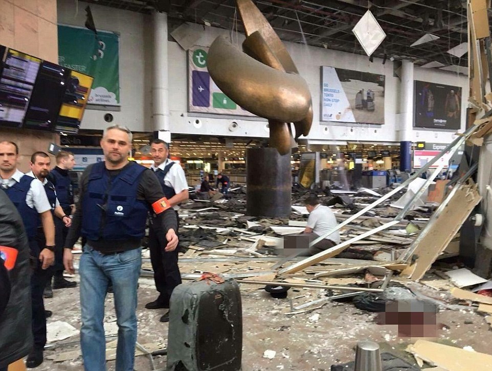 Top US Admiral Makes Daring Flight To Brussels To Warn Of Attack, Then Gets Captured 2 aann4