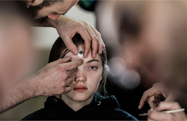 Gucci Models Carry Severed Heads In Runway Show 3 ci57gff