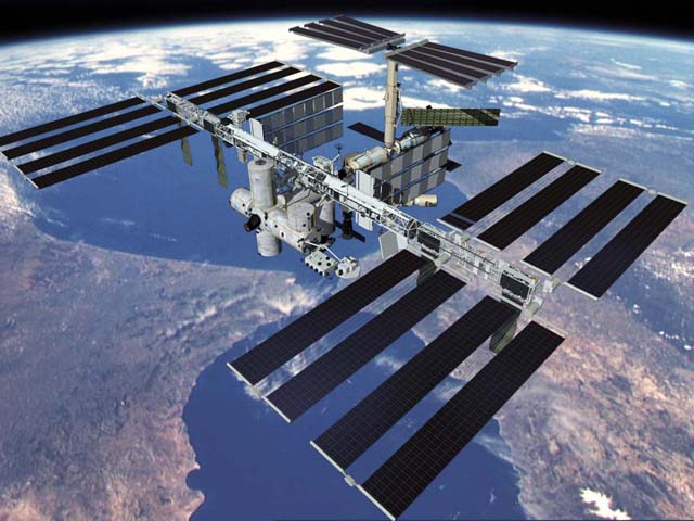 Critical “Space Threat” Warned Behind Historic US-Russian Rocket Launches 2 dqq2