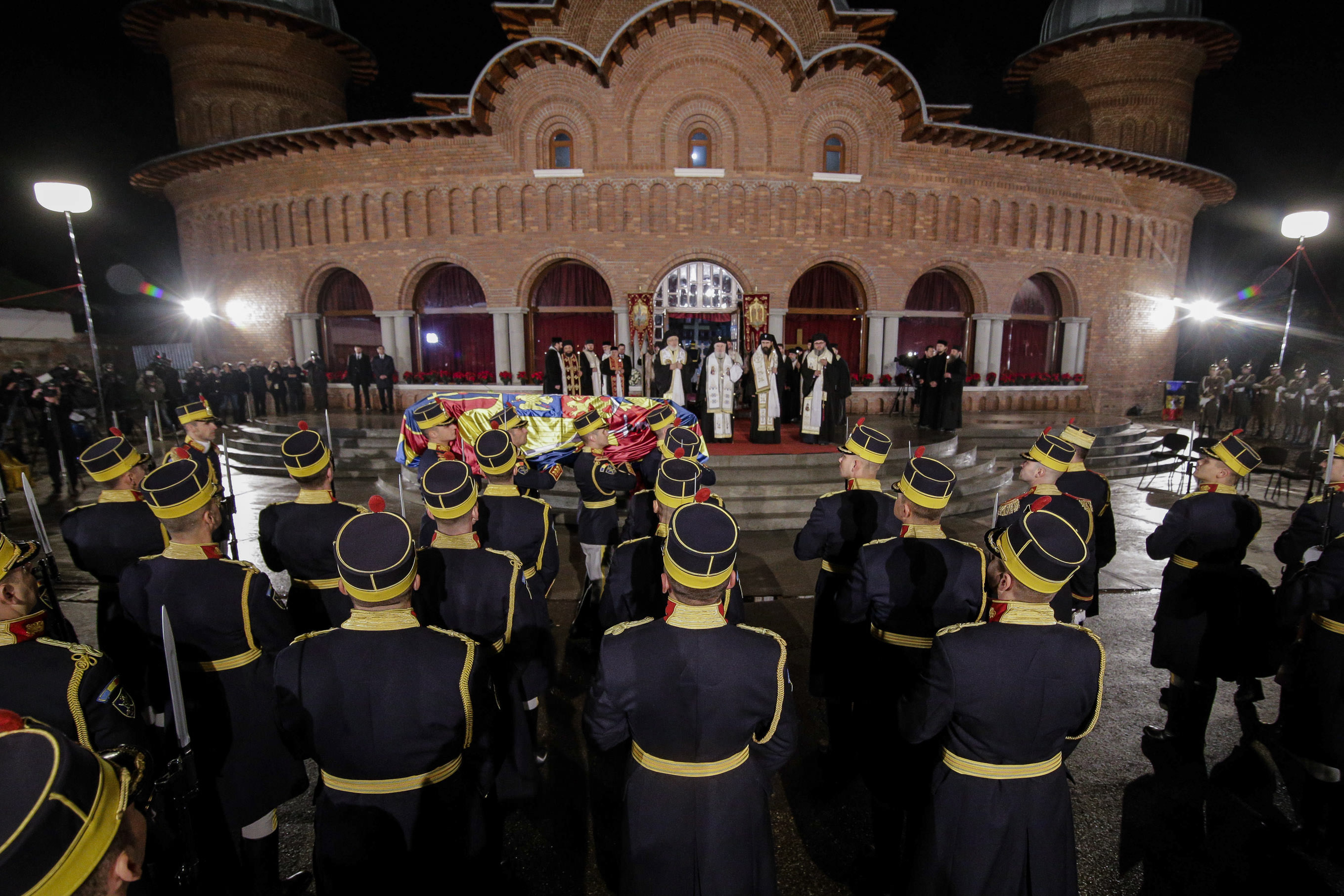 Romania mourns death of King Michael I, European royalties attend funeral 19 f1i7vvI