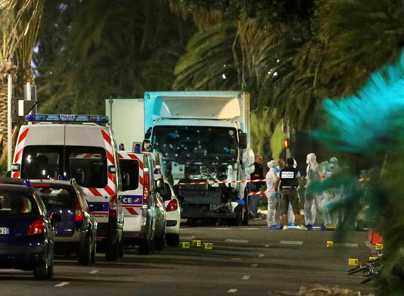 News Blackout Descends After Eiffel Tower Attack Begins Horrific Terror Onslaught In France 1 ffaa2