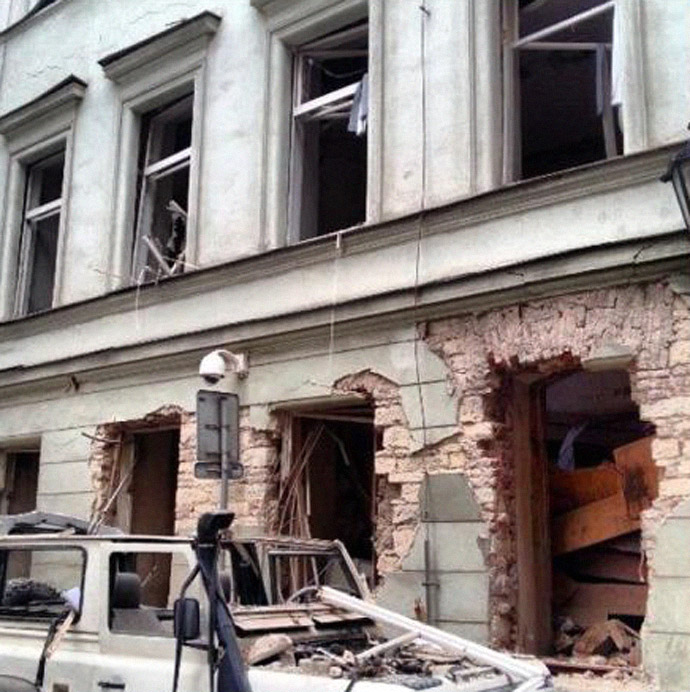 Powerful explosion rocks central Prague, dozens injured 3 p 2