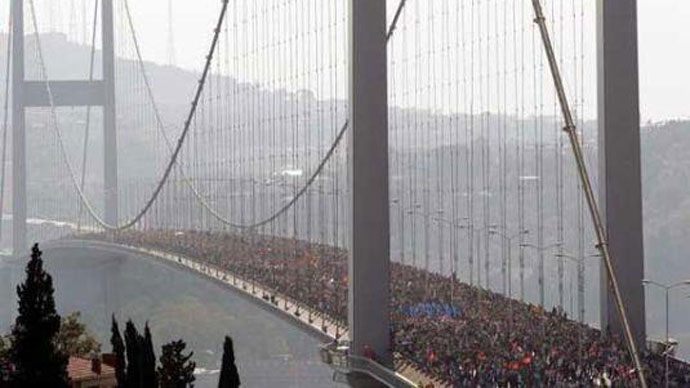 Massive protests hit Istanbul's Taksim Square, over 900 arrested 4 31