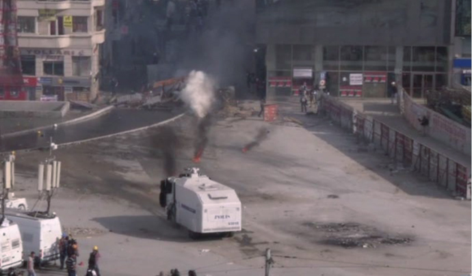 Turkish police use water cannons, tear gas to oust protesters from Taksim Square 5 turkey3