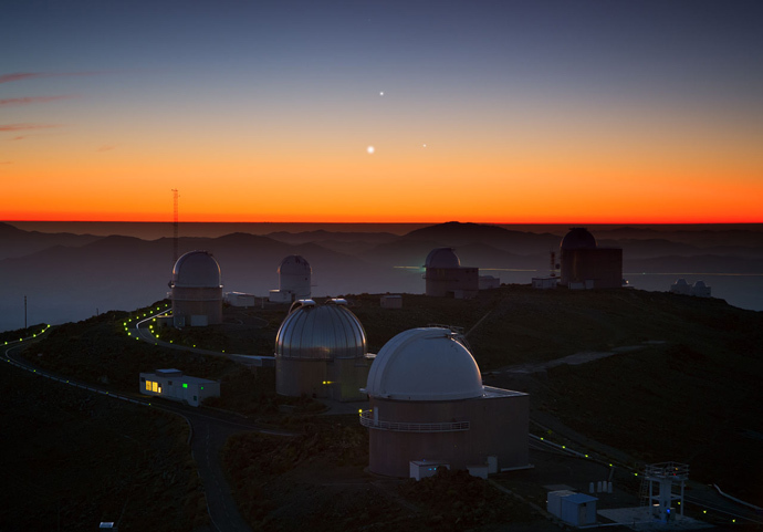 Three super-Earths discovered in habitable zone of same star ‘for the first time’ 3 three planets dance over la silla