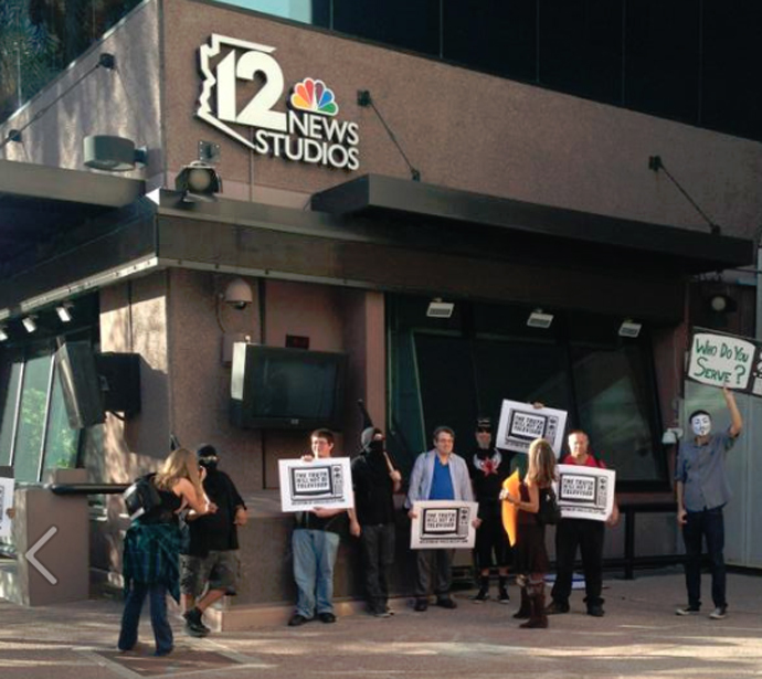 Thousands protest press credibility in march against mainstream media 3 2