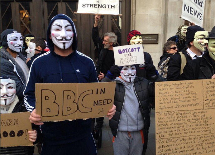 Thousands protest press credibility in march against mainstream media 4 3