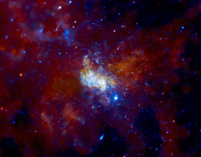 Supermassive Milky Way black hole to consume gas cloud 2 chandra image of sgr a