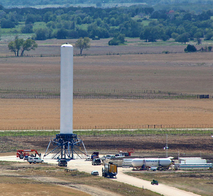 NASA reveals hovering prototype planetary lander Morpheus 2
