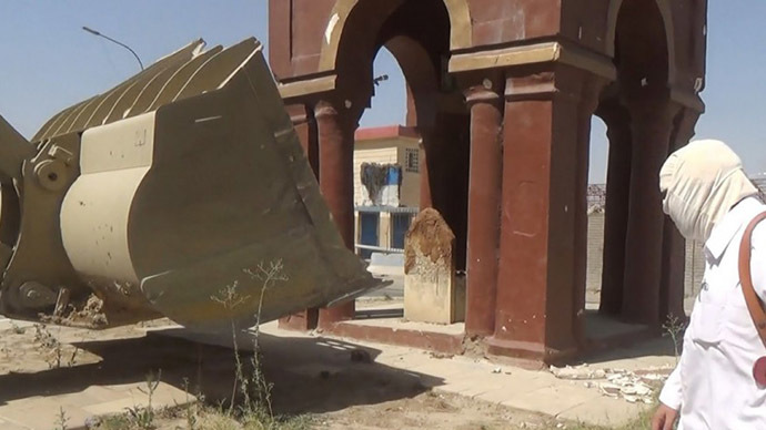 ISIS jihadists demolish mosques, shrines in northern Iraq 2 4 small