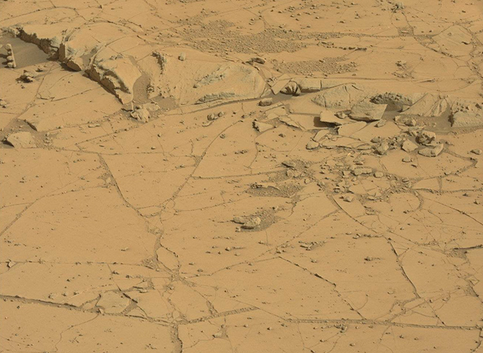 ‘Traffic light’ and perfectly-shaped ball spotted on Red Planet 2 1