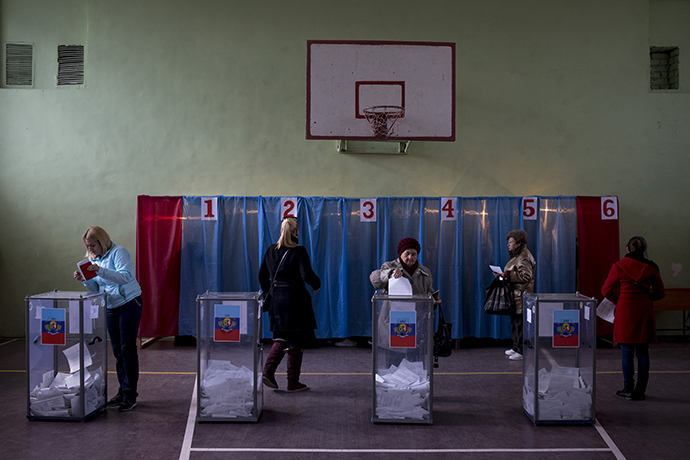 Incumbent PM Zakharchenko leads in Donetsk elections 3 2
