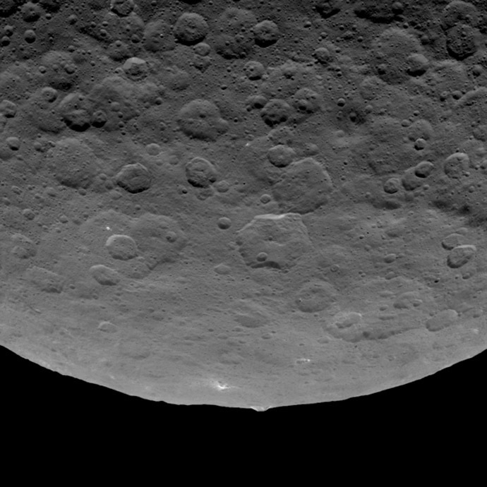 3-mile high 'pyramid peak' spotted on mysterious Ceres dwarf planet 3 3