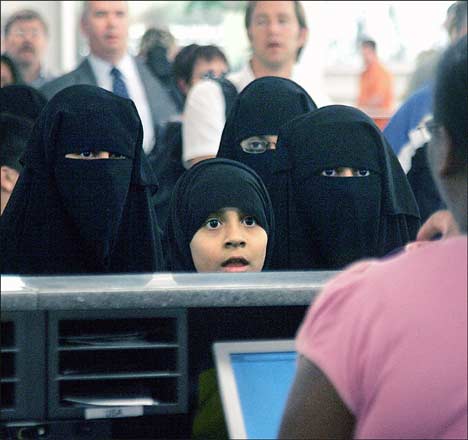 Non-European immigrants coming to Britain double in a year 1