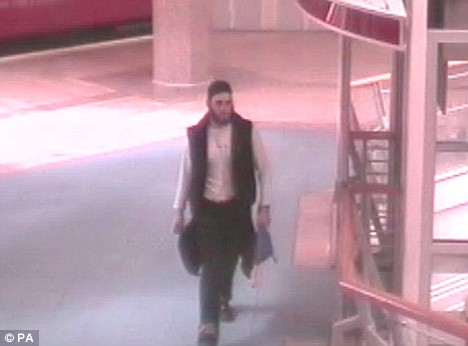 Muslim ex-public schoolboy ‘made his own suicide bomb vest to look cool’ 1 article 1194733 054B8763000005DC