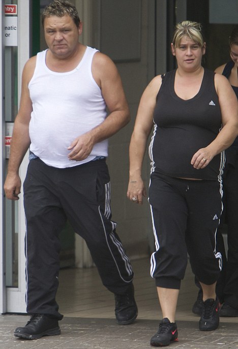 £1m neighbours from hell: Meet the gipsy family terrorising an entire street 1 article 0 0601480F000005DC