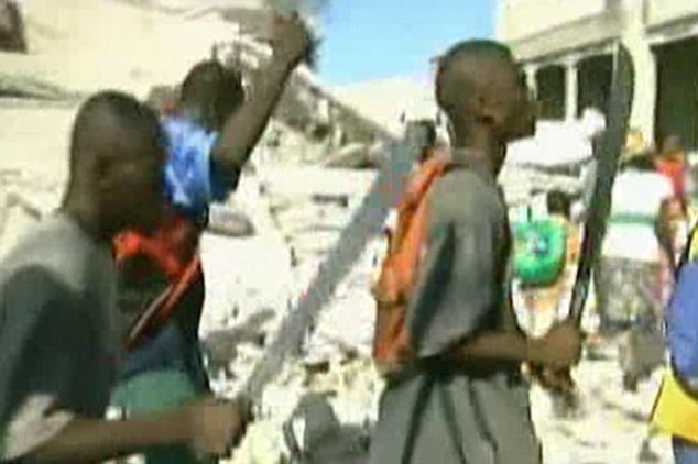 Stupid Behavior After Haiti Earthquake - Shocking Photo Gallery 30 article 0 07DFD6FA000005DC